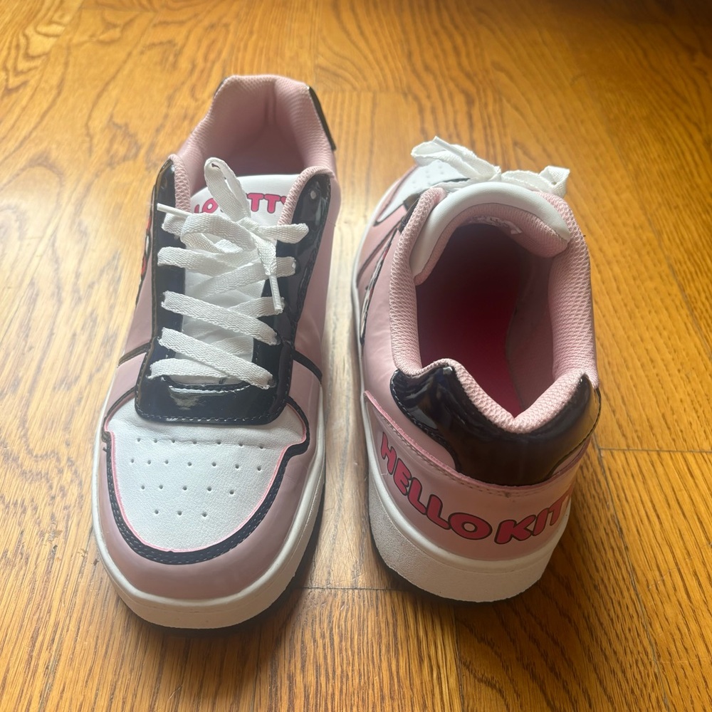 Hello Kitty By Sanrio Pink, Black & White Casual Court Sneakers Women’s Size 10 - Picture 8 of 14
